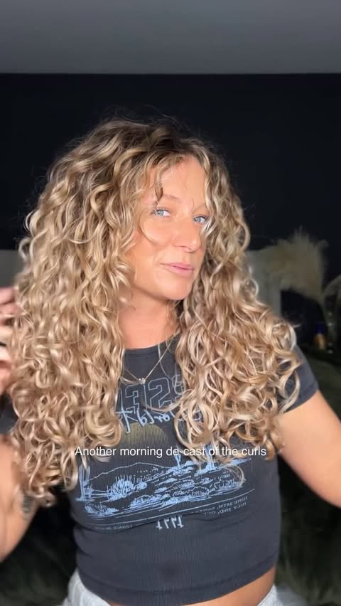 Instagram post by @curly_candace for Pacifica Beauty. Caption reads: Yesterday’s wash = today’s gel de-cast

Comment....