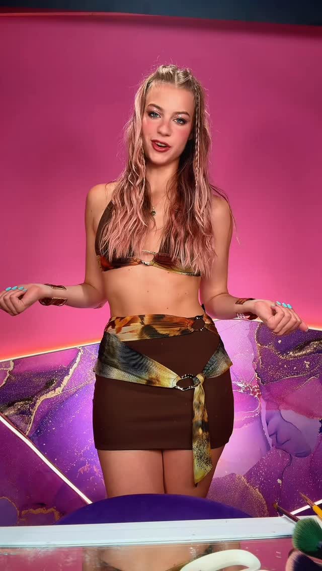 Instagram post by @sydney_morgan for Coachella. Caption reads: Picking my @coachella outfit! Watch livestreams,....