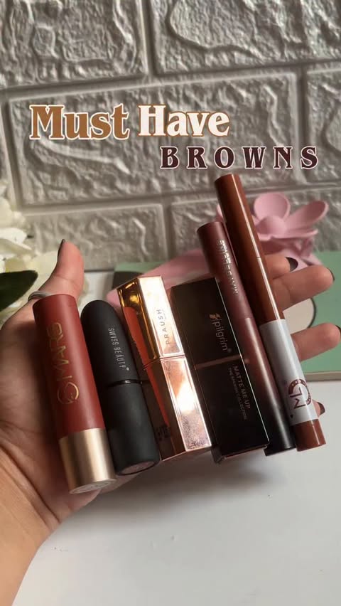 Instagram post by @makeupwithhemakshi for Praush Beauty. Caption reads: Must have Brown Lipsticks 💄❣️ 

Comment for link....