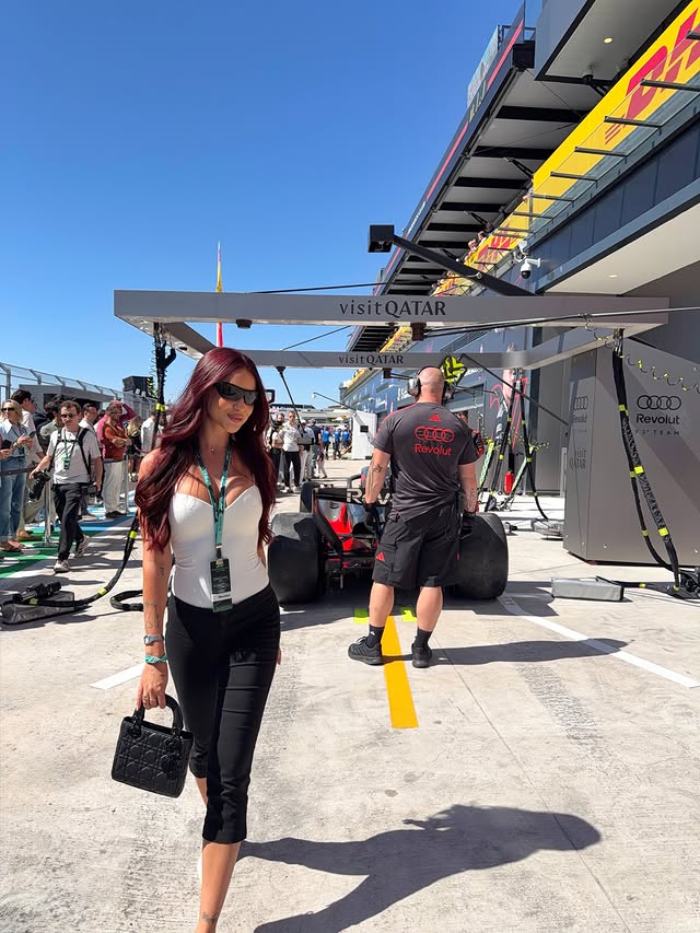 Instagram post by @abrilcols for Revolut. Caption reads: F1 Madrid 🏁🏎️ @revolut publi.