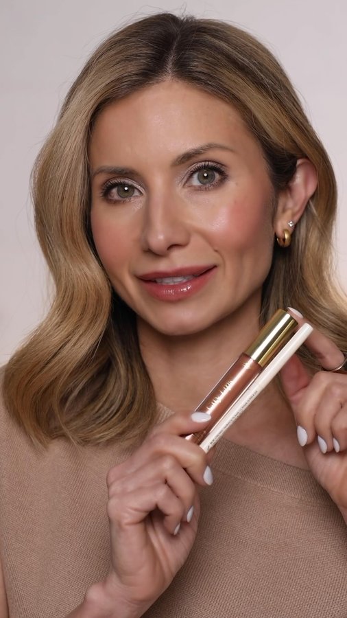 Instagram post by @lisajmakeup for City Beauty. Caption reads: @citybeautyofficial just launched Lip Liners and....