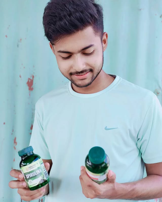 Instagram post by @b.bastav for Himalayan Organics. Caption reads: [...] 𝗖𝗼𝗱𝗲 𝗛𝗜𝗠𝗔𝗟𝗔𝗬𝗔𝗡101....