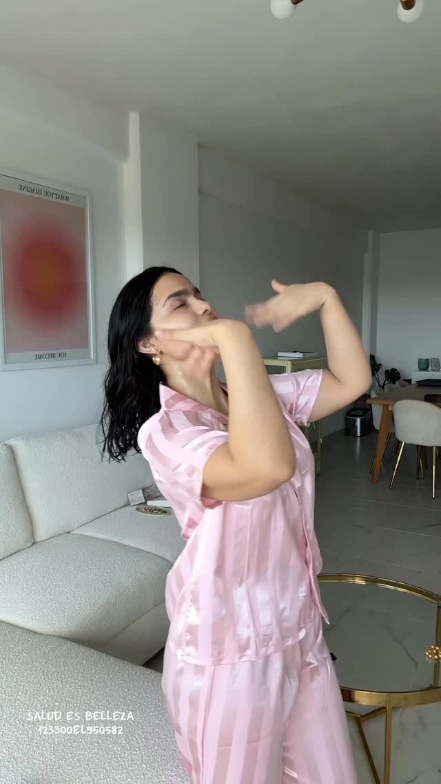 Instagram post by @denisseguzman_ for L'Oréal Paris. Caption reads: La parte más importante de mi rutina es mi....