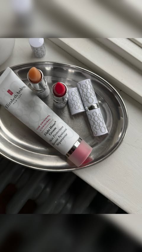 Instagram post by @_livmadeline for Elizabeth Arden. Caption reads: [...] from skincare prep to final touches....