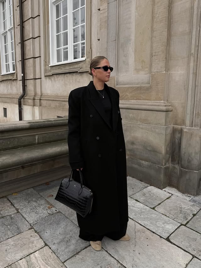 Instagram post by @makaas for The Frankie Shop. Caption reads: Annonce 🖤.