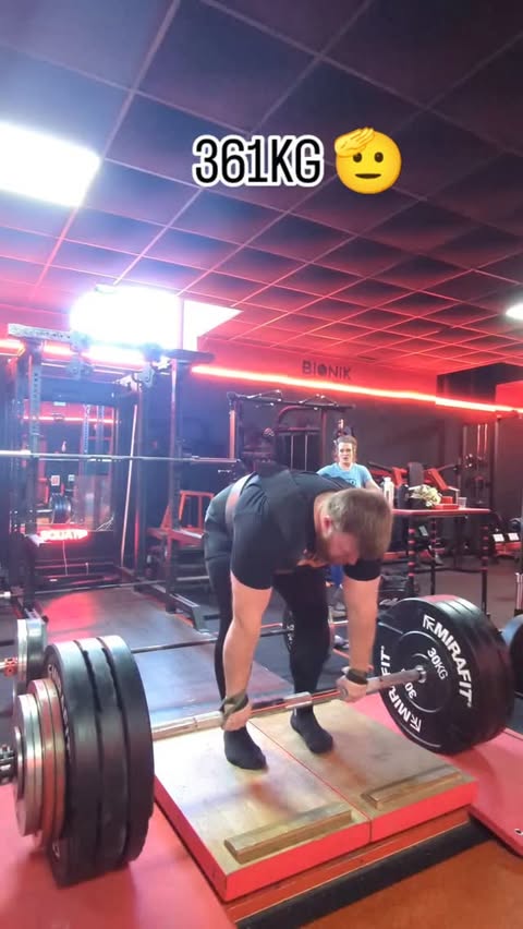 Instagram post by @paul_smith_94 for SBD Apparel. Caption reads: [...] Supplements: @reflexnutrition Kit:....