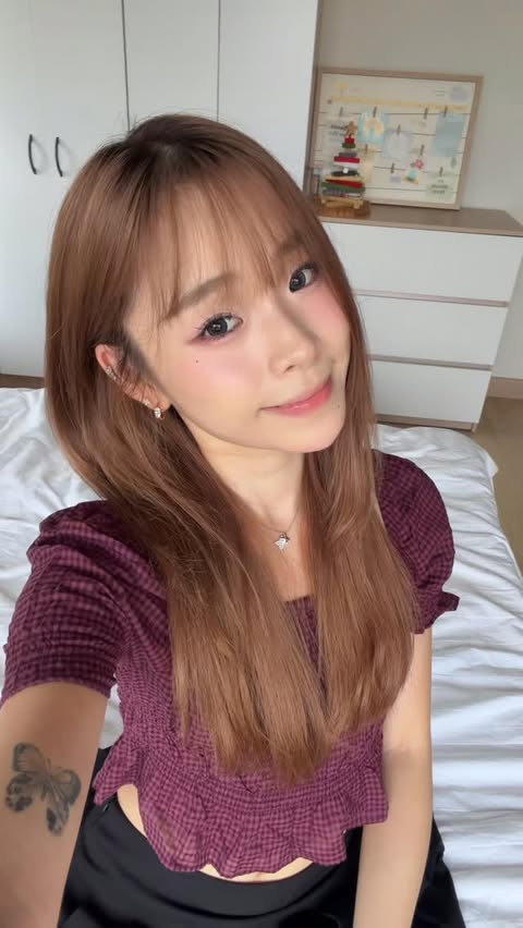 Instagram post by @christeng_y for Liese. Caption reads: Rate my new hair color! 😙🫶🏻 用全新的 Liese Creamy....