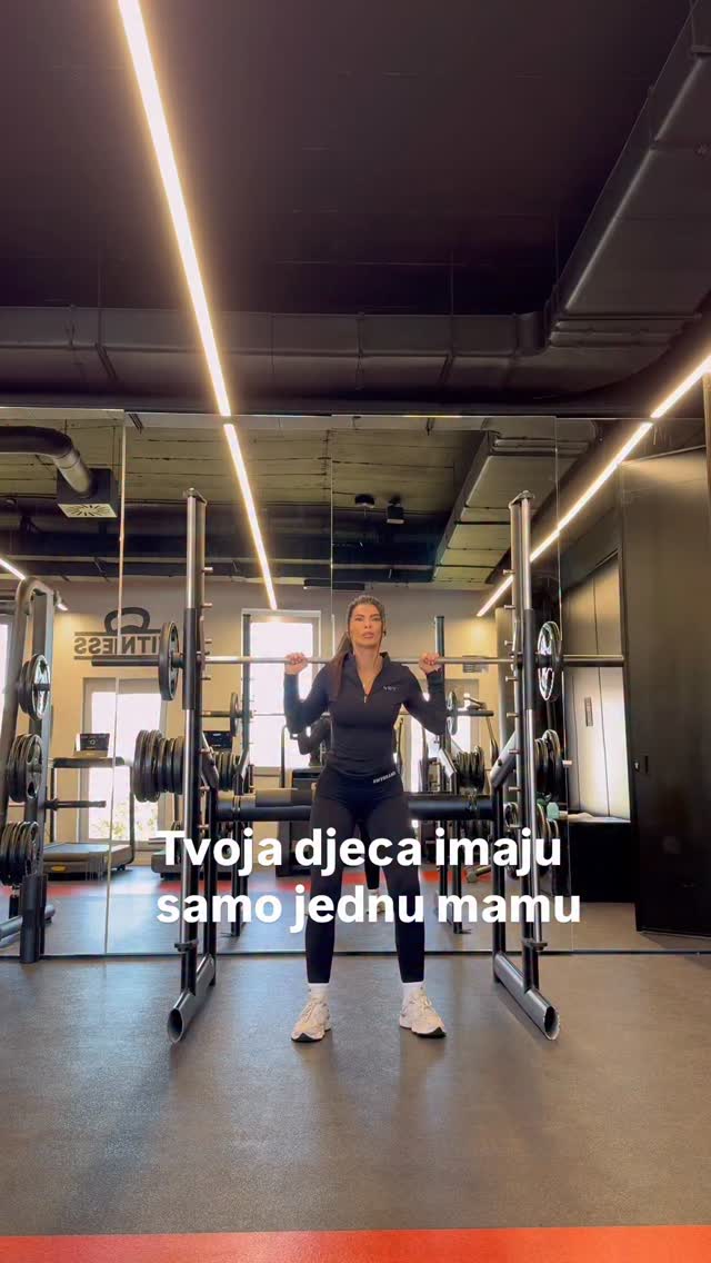 Instagram post by @marica_topfit for SWYbrand. Caption reads: Ako si nedavno postala mama i ponekad ti je teško,....