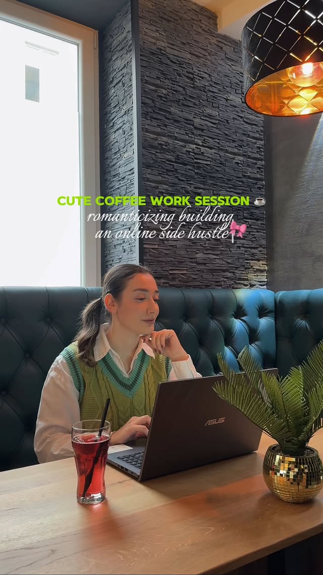 Instagram post by @boba.udovicic for Printify. Caption reads: [...] one great option for online income is....