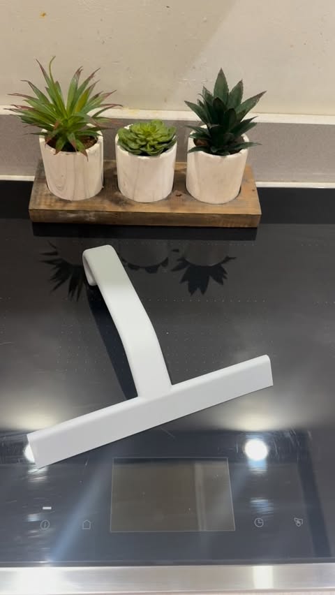 Instagram post by @lindas.homex for dancemoon. Caption reads: Cleaning glass has just got easier with....