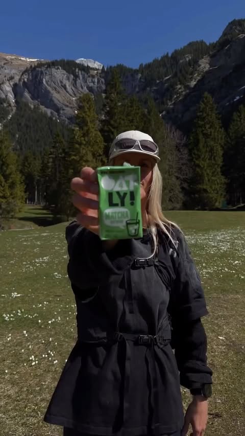 Instagram post by @bieneschae for Oatly. Caption reads: [...] = perfect combo 🍵🌼🏔️ @oatly (new matcha....