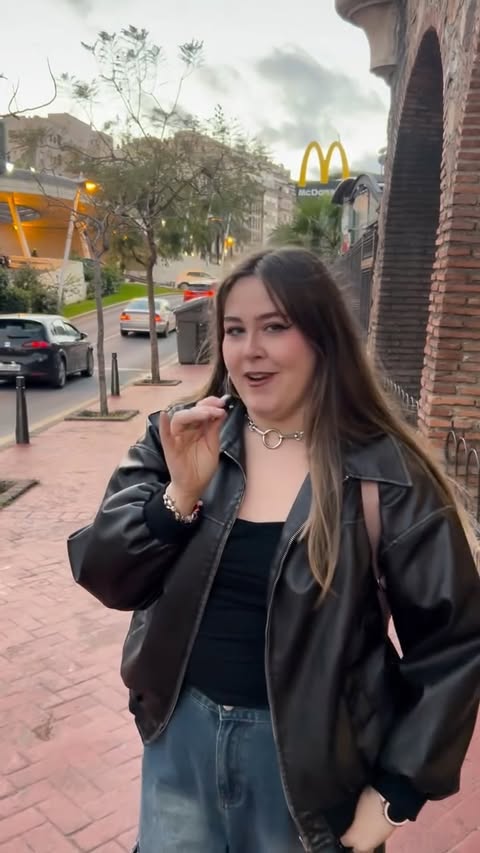 Instagram post by @blancahers for Chocolates Nestlé. Caption reads: [...] para probarlo? 👀 @mcdonalds_es....