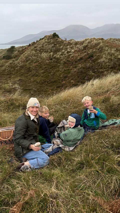 Instagram post by @all.thats.pretty for Rheal Superfoods. Caption reads: ad Fresh starts don’t have to be complicated ✨ The....