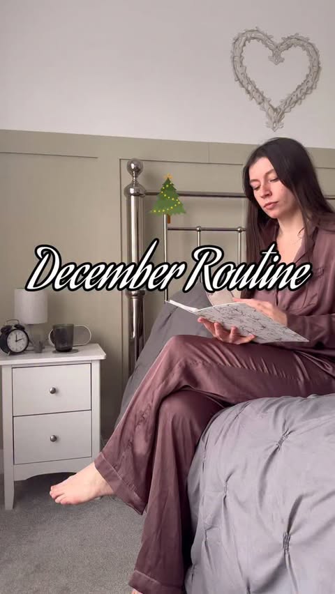 Instagram post by @amysbudgeting for Filofax. Caption reads: [...] feel calmer. 🤍

I designed this Filofax....