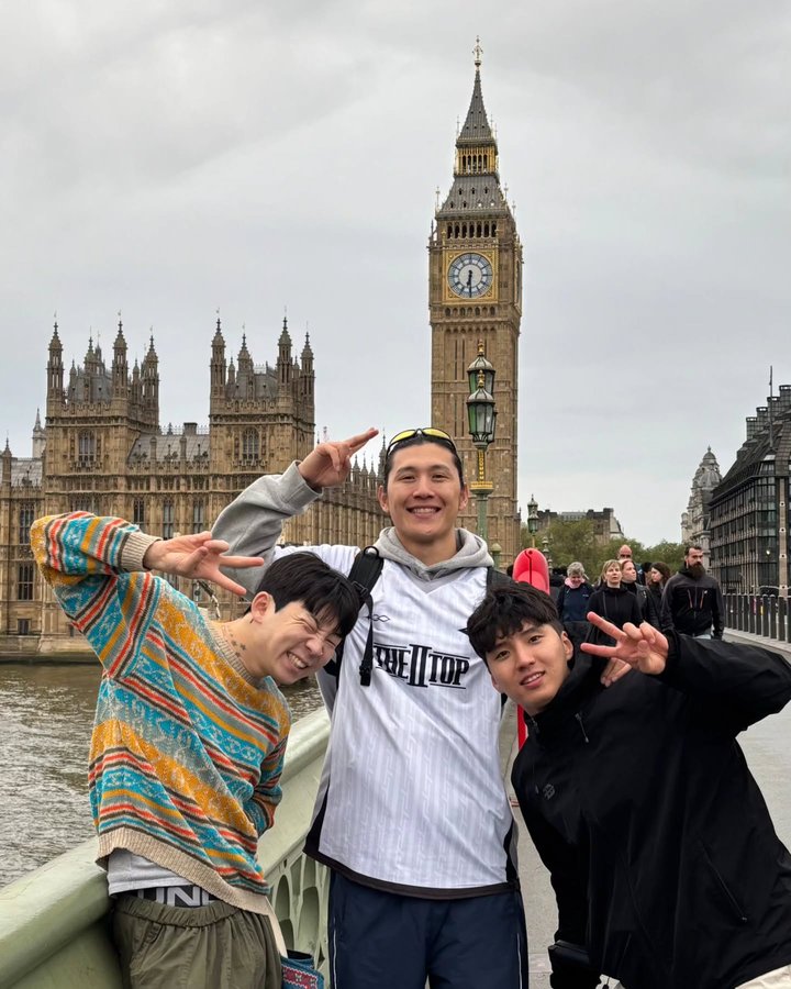 Instagram post by @jfootballtv for ExpressVPN. Caption reads: [...] invitation from Tottenham Hotspur and....