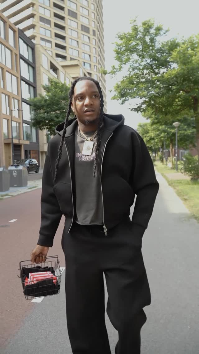 Instagram post by @jonnafraser for Coca-cola. Caption reads: S/o naar iedereen die mee heeft gedaan met de....