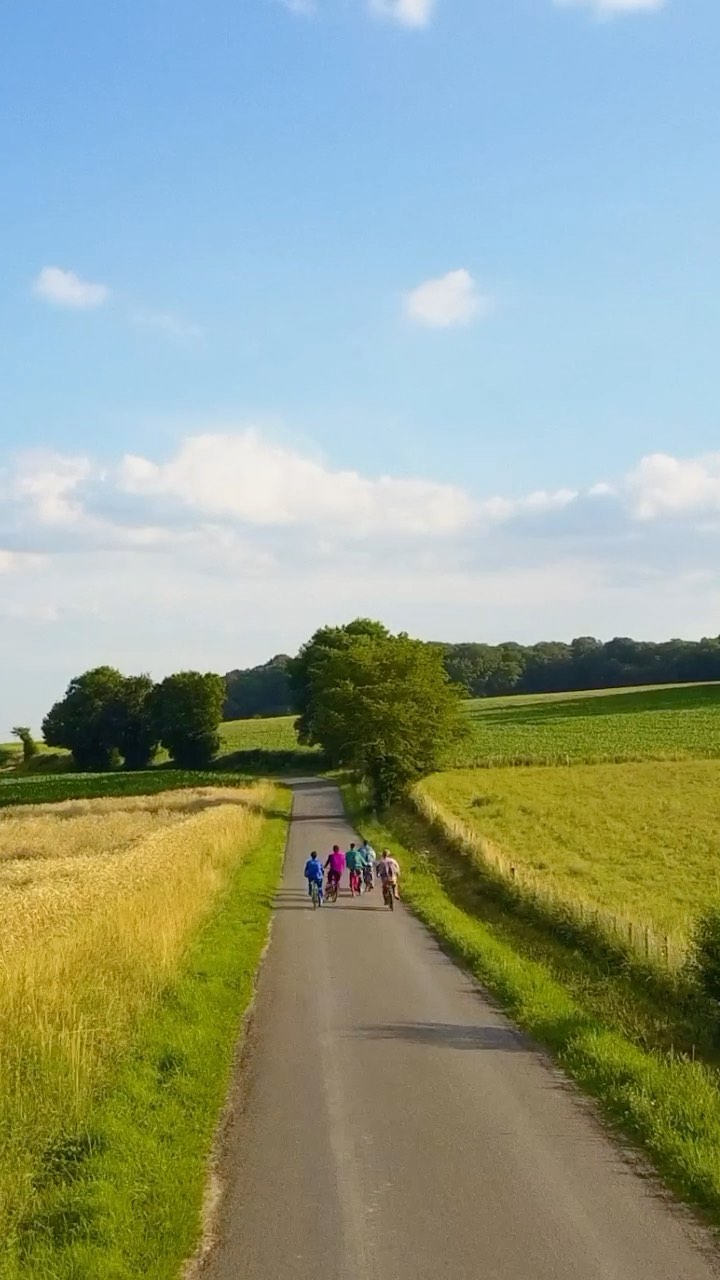 Instagram post by @stephane_ashpool for VanMoof. Caption reads: Let the ride begin @vanmoof #freedomfields 🏁.