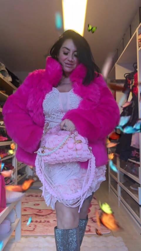 Instagram post by @nickis_beautyworld for Voghion. Caption reads: Werbung | Day-to-Night @voghion_de Outfits 💕....