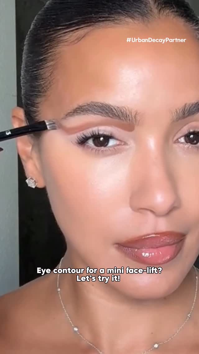 Instagram post by @officialjulissab for Urban Decay. Caption reads: Eyelift makeup?! You know I had to try it. ....