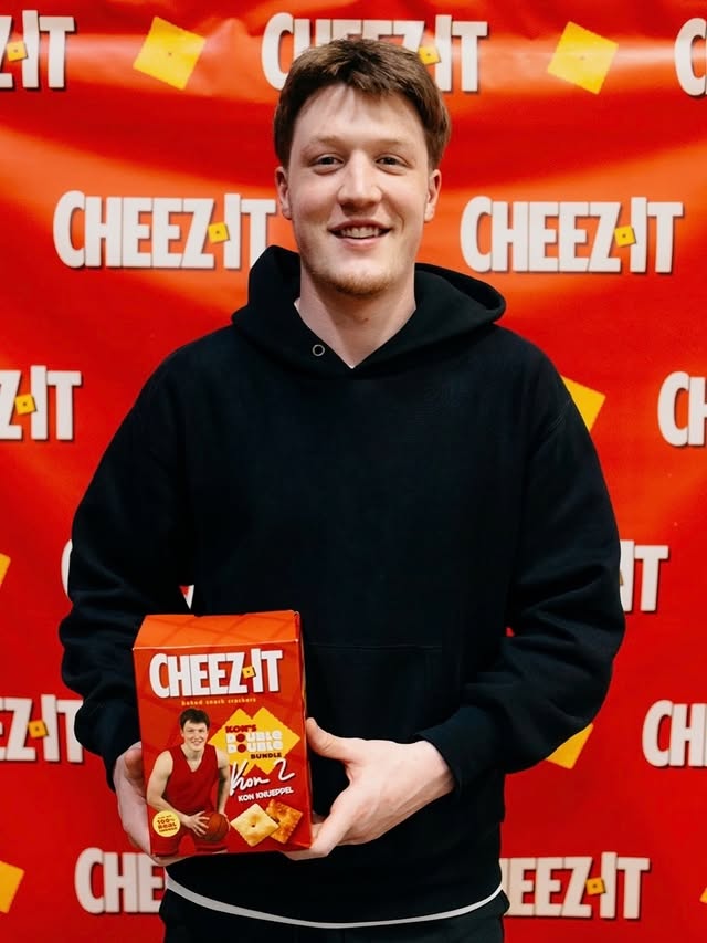 Instagram post by @kon2knueppel for Cheez-It. Caption reads: Drop 2 of my @cheezit Double Double Bundle is....