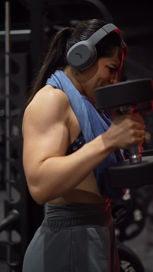 Instagram post by @monserratfierros for – Get Raw Nutrition. Caption reads: [...] @gymshark code “MONSE10”
⚡️....