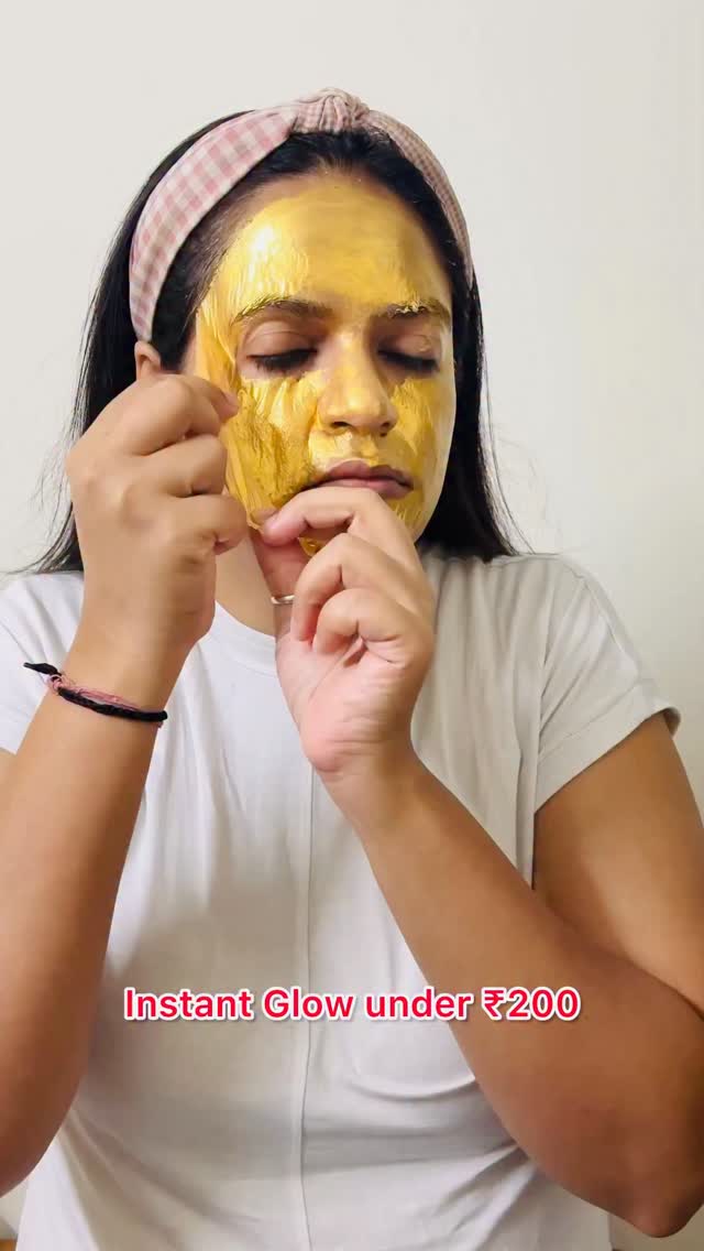 Instagram post by @starving_stories for Purplle. Caption reads: #glowithgoodvibes 
Need a last-minute glow-up but....