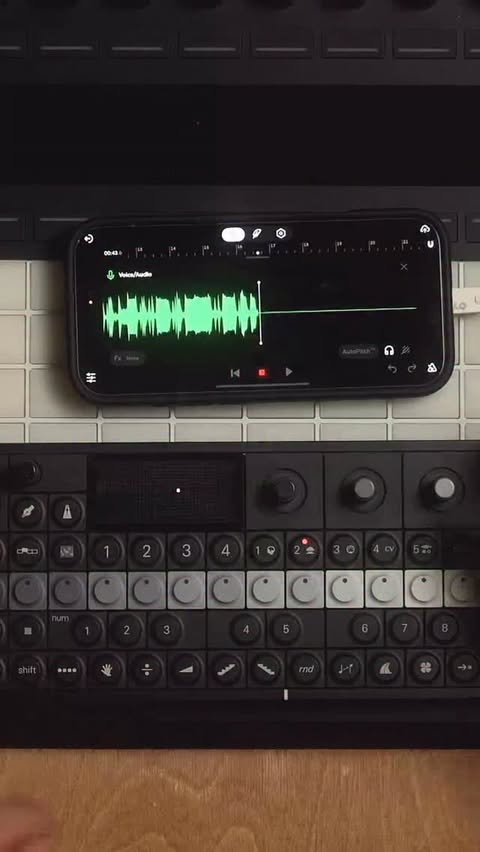 Instagram post by @datsunnmusic for BandLab. Caption reads: Shoutouts @bandlab for sponsoring my streams!....