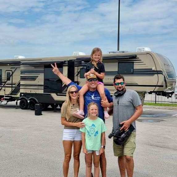 Instagram post by @_deermom_ for Camping World. Caption reads: The wait is finally over!! 🤩 Before Rob’s....