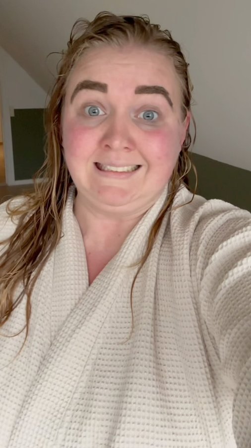 Instagram post by @hjemtilfyn for Ulla Popken. Caption reads: [...] til lækre krøller og cool styles fra....