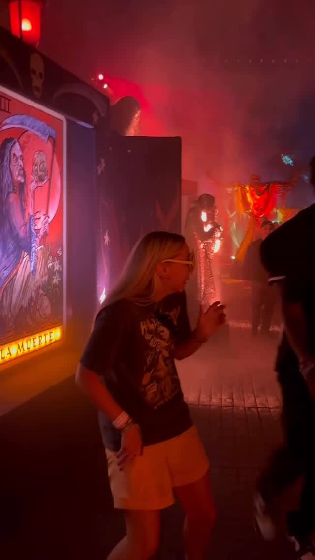 Instagram post by @wisewordsfromneve for Halloween Horror Nights. Caption reads: How Mondays feel 😳 me @horrornights.