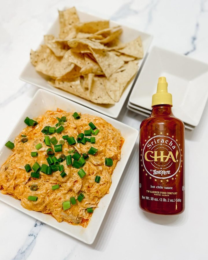 Instagram post by @jaimemichelle for Texas Pete. Caption reads: #TexasPetePartner One of our favorite dips is....