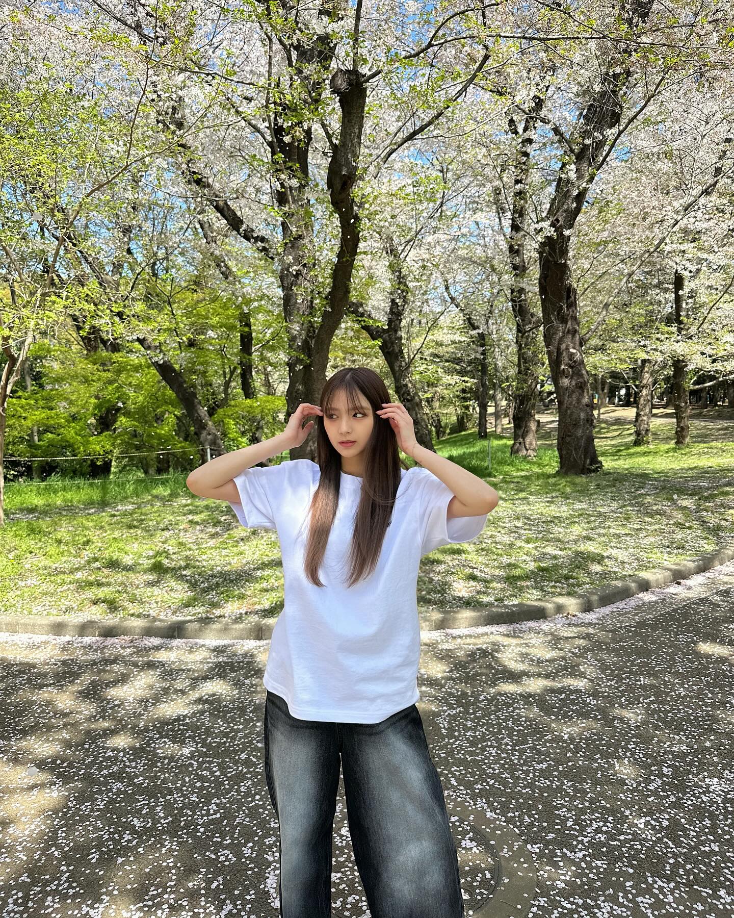 Instagram post by @amefurasshi_aira_official_ for Thats Life. Caption reads: ︎ ︎︎︎︎︎☁︎︎
大好きなThat's....