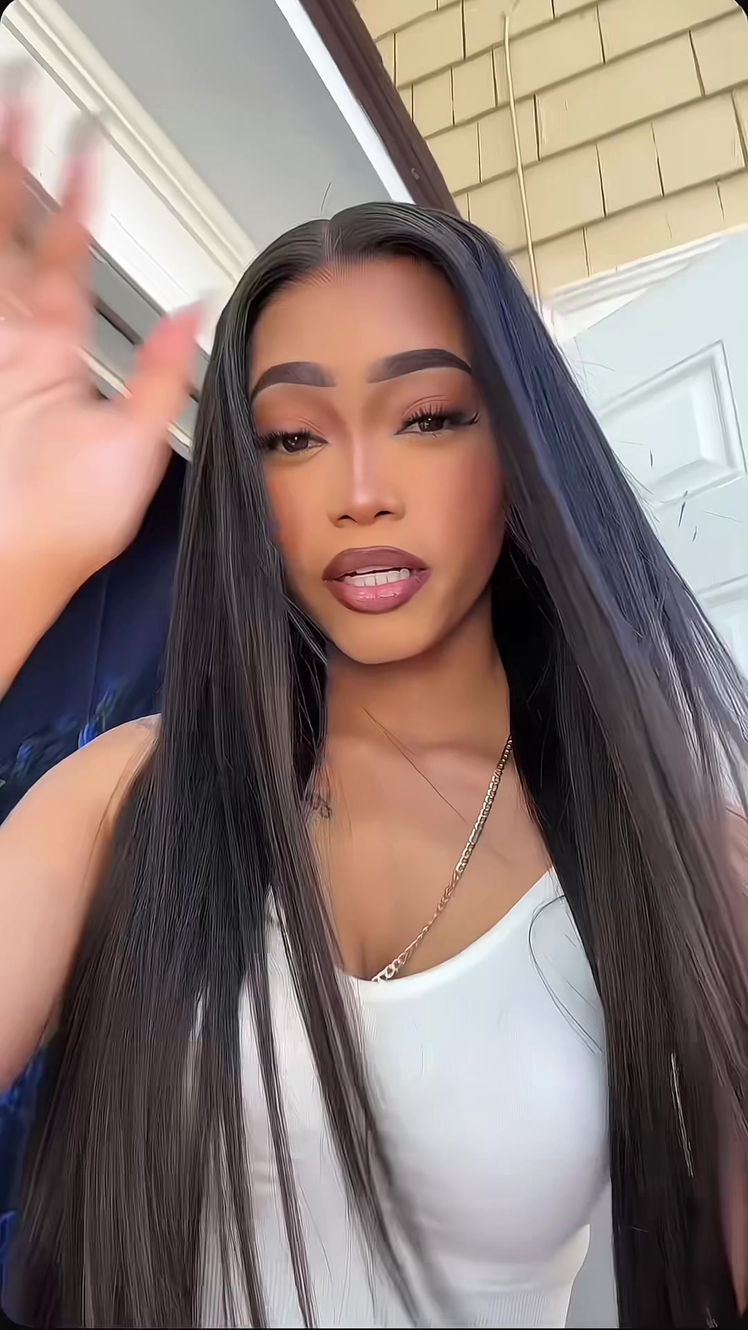 TikTok post by @yaatiff for Shein.wig. Caption reads: @shein.wig @SHEIN OQ HAIR Sleek Straight HD Lace....