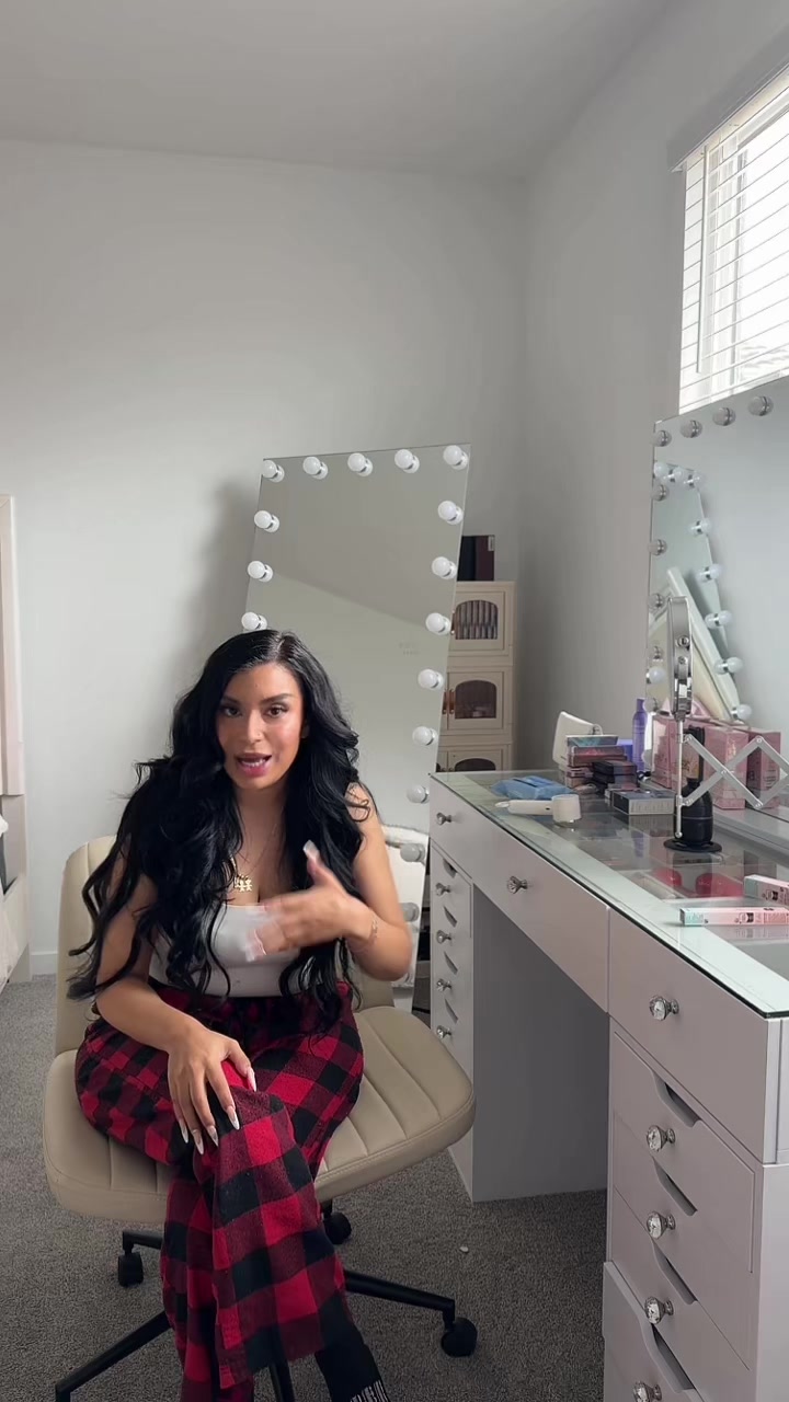 TikTok post by @prettygirlglaze for Sweet Furniture Plus. Caption reads: [...] hair##viralchair##newarrivalsurge@@Sweet....