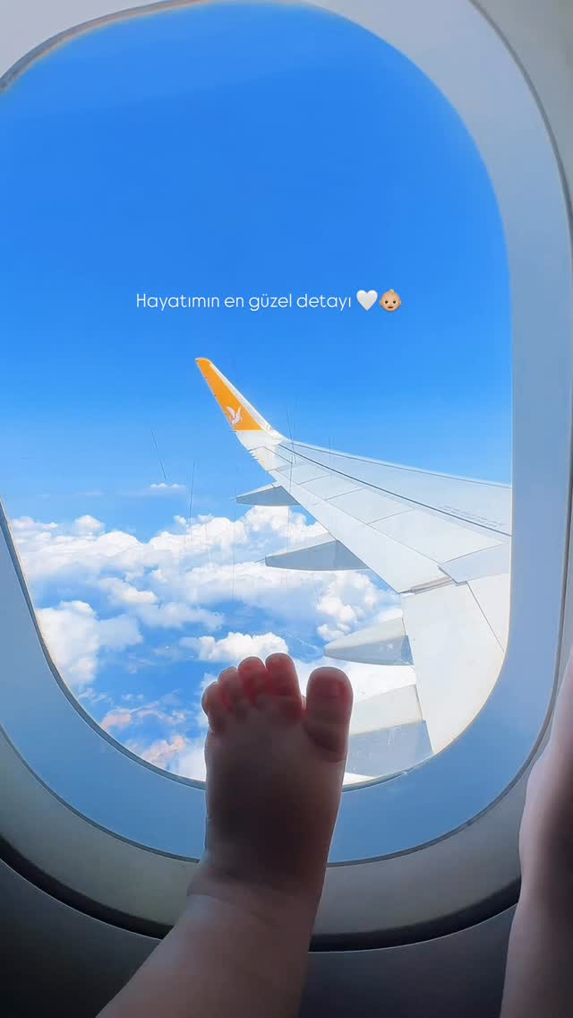 Instagram post by @handushee for Pegasus Airlines. Caption reads: [...] bazı detaylar.. 👶🏼💛 #Adenikom....