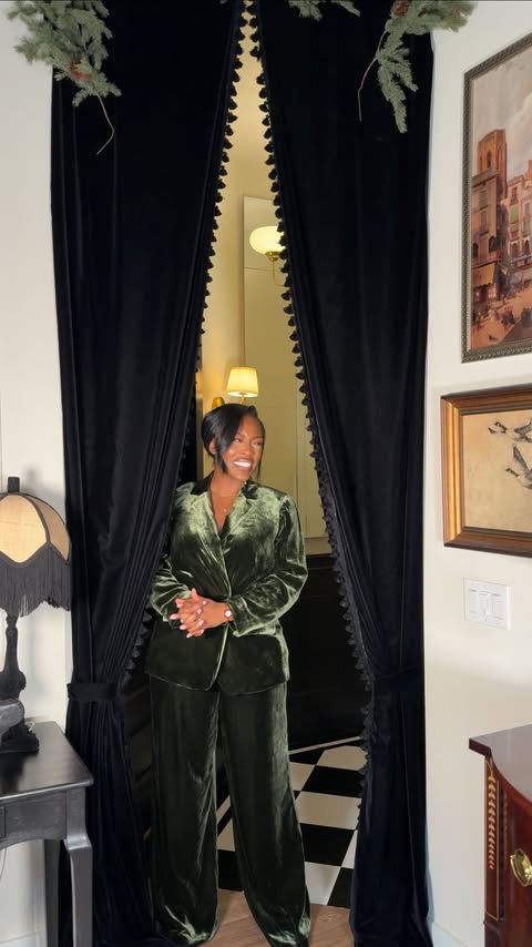 Instagram post by @everylastlayer for Brooks Brothers. Caption reads: #brooksbrotherspartner Thirty minutes to go and....