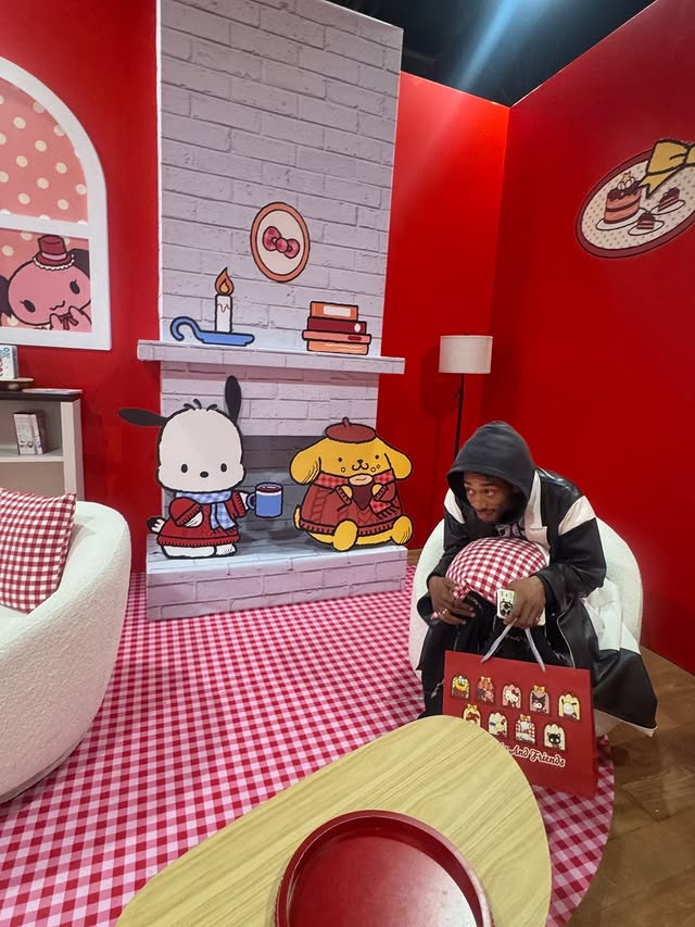 Instagram post by @uriahisworldwide for Hello Kitty. Caption reads: On The 7th Day Of Christmas 🎄🇨🇽🌲
-
EP out now....