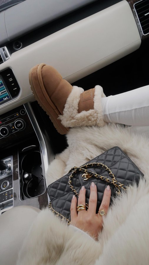 Instagram post by @mariiawos for Bangerhead. Caption reads: Keeping it fresh in the snow ✨🤍

Reklame.....