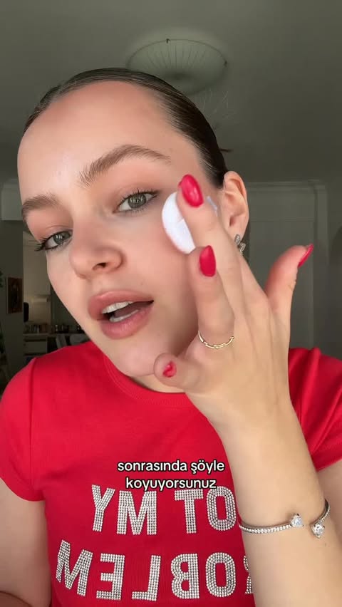 Instagram post by @aysubassar for Glossier. Caption reads: [...] Prisme Libre Blush Palette @glossier Dotcom....