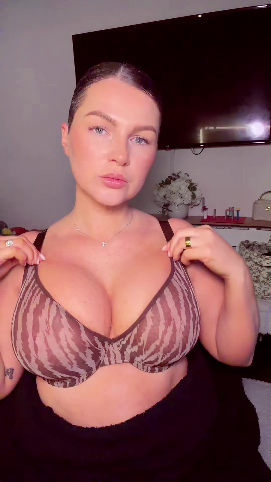 TikTok post by @lipstickandliving for HSIA Lingerie. Caption reads: The ONLY wired bra that I find comfy are the ones....