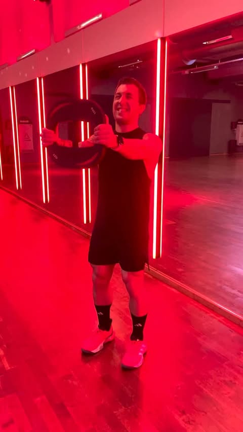 Instagram post by @zupersimon for LES MILLS. Caption reads: Something HEAVY is coming… 

#blackfriday....