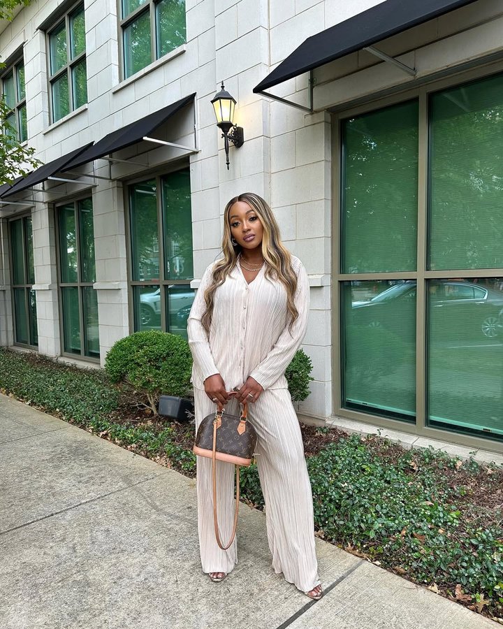 Instagram post by @kylin_alyce for Rainbow Shops. Caption reads: Don’t sleep on the bow😝

Thank you, @rainbowshops....