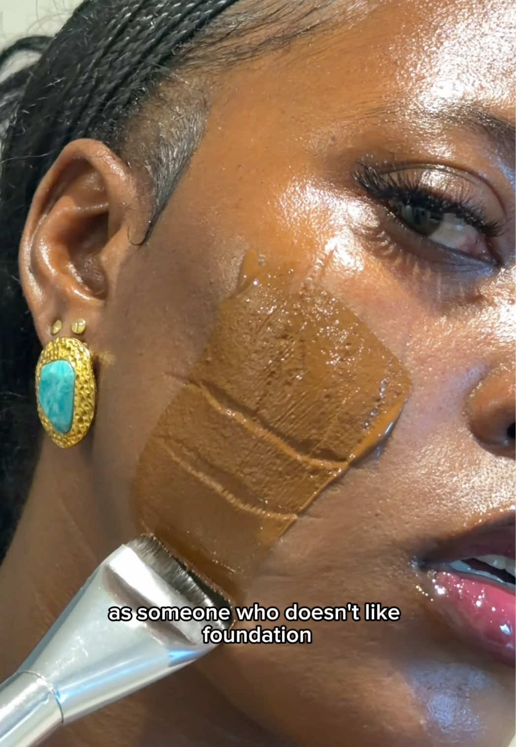 TikTok post by @skin_carebyshade for ELROEL. Caption reads: [...] any foundation on throughout the day.....