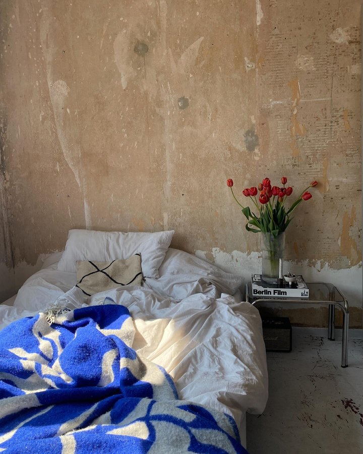 Instagram post by @freiraum_____ for Wall of Art. Caption reads: some flower pictures for your mood when the cold....