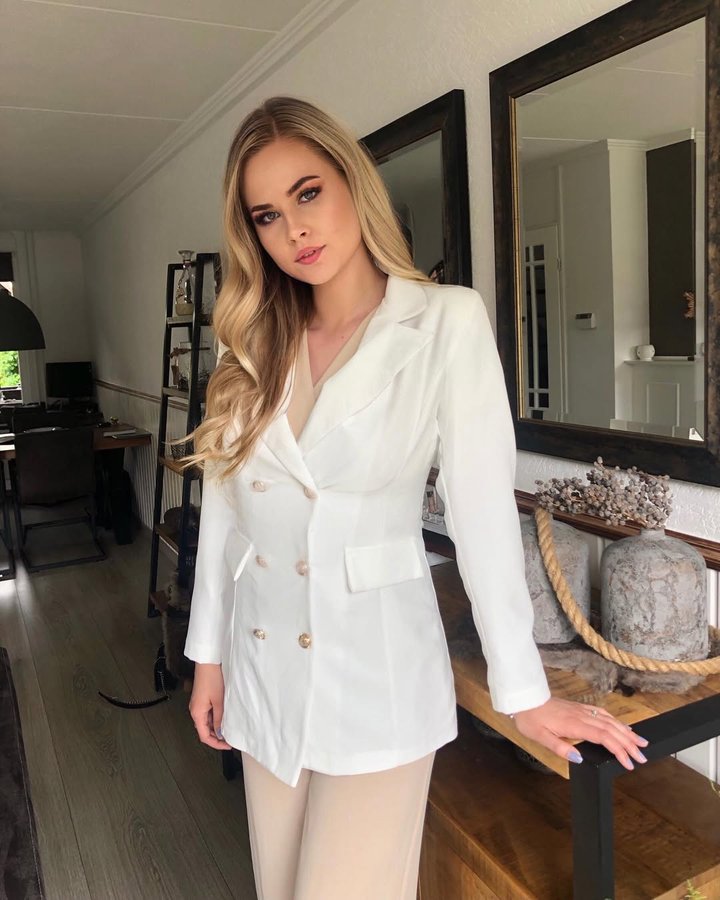 Instagram post by @michellevansonsbeek for FRENDZ the Agency. Caption reads: New blazer and jumpsuit from @getdrezzed 🤩 Swipe....