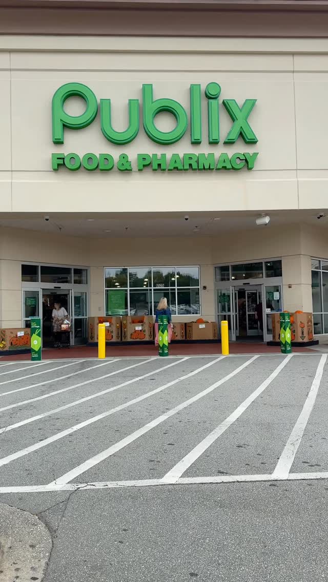 Instagram post by @madisyn_and_the3bears for Taste Republic. Caption reads: Let’s head to @publix to pick up @taste_republic....