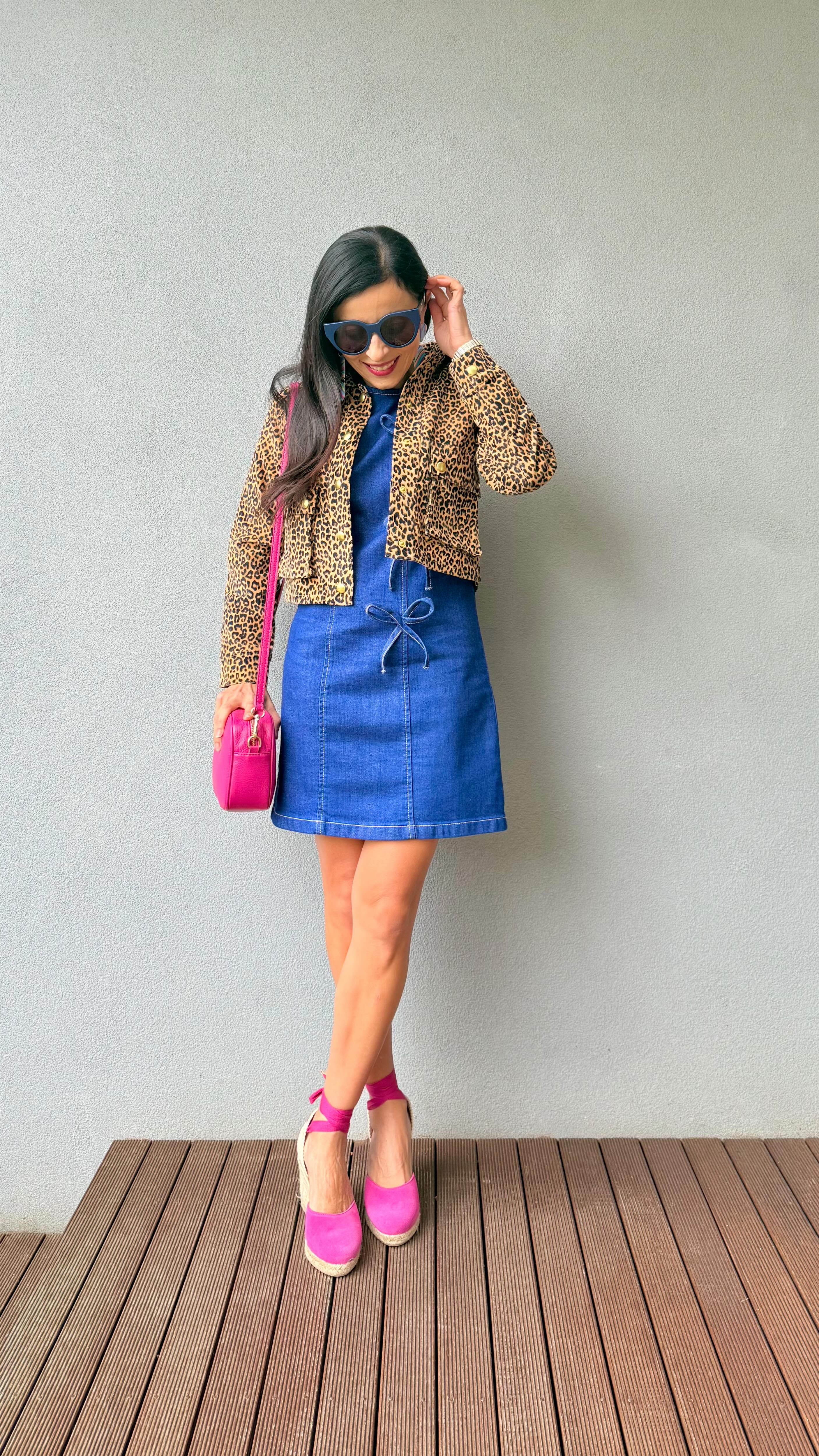 Instagram post by @dreams.of.colour for Baum und Pferdgarten. Caption reads: A healthy dose of denim with a little bit of pink,....