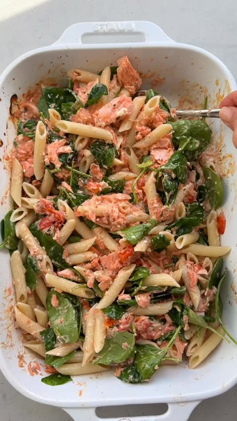 Instagram post by @feelgoodfoodie for Fresh Thyme. Caption reads: [...] high-protein version with salmon.....