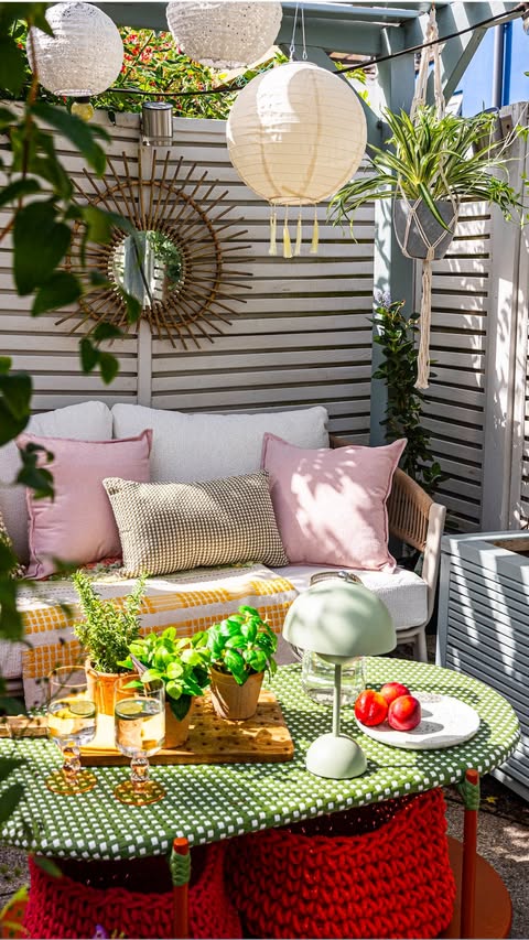 Instagram post by @maxinebradystyling for La Redoute. Caption reads: PINCH ME MOMENT! From scrappy yard to magazine....