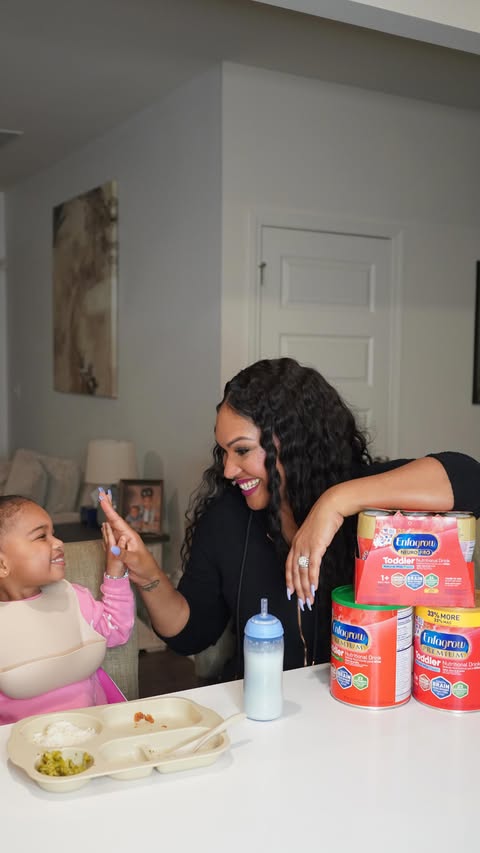 Instagram post by @leesaunique for Enfamil. Caption reads: [...] your local Walmart today! Sponsored by....